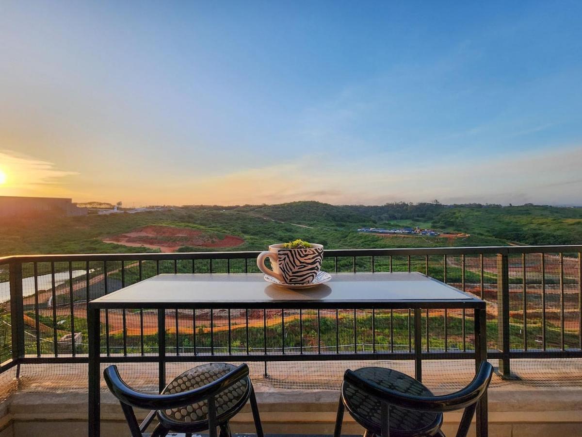 Appartement Entire Modern Apartment, Couples Sunset Getaway